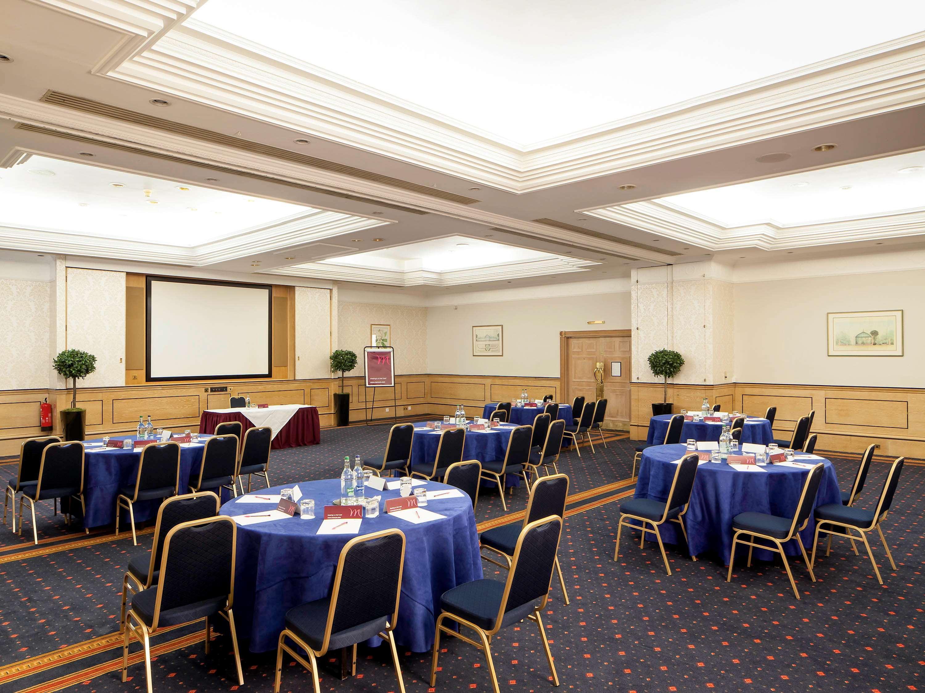 Mercure York Fairfield Manor Hotel Exterior foto