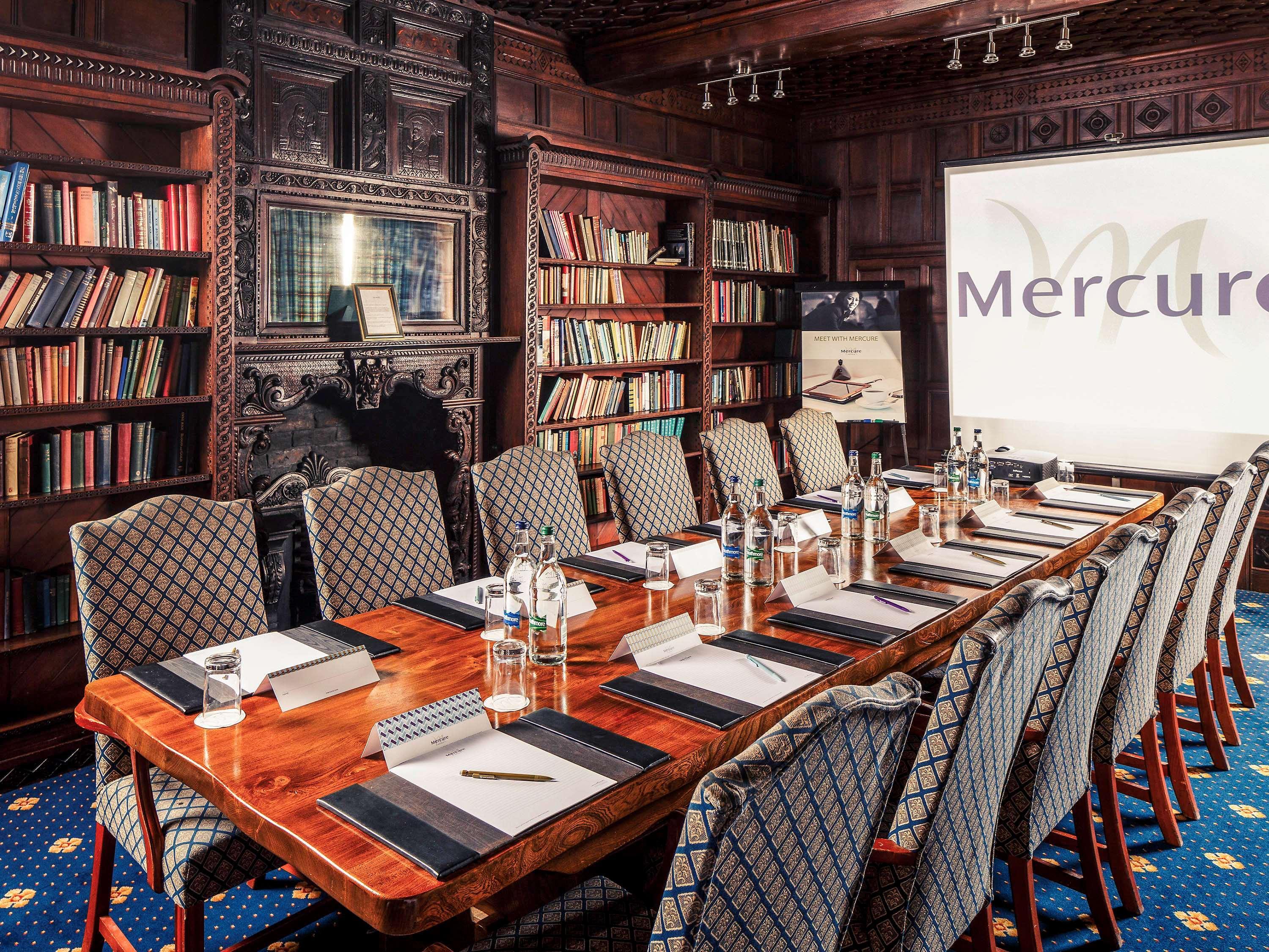 Mercure York Fairfield Manor Hotel Exterior foto